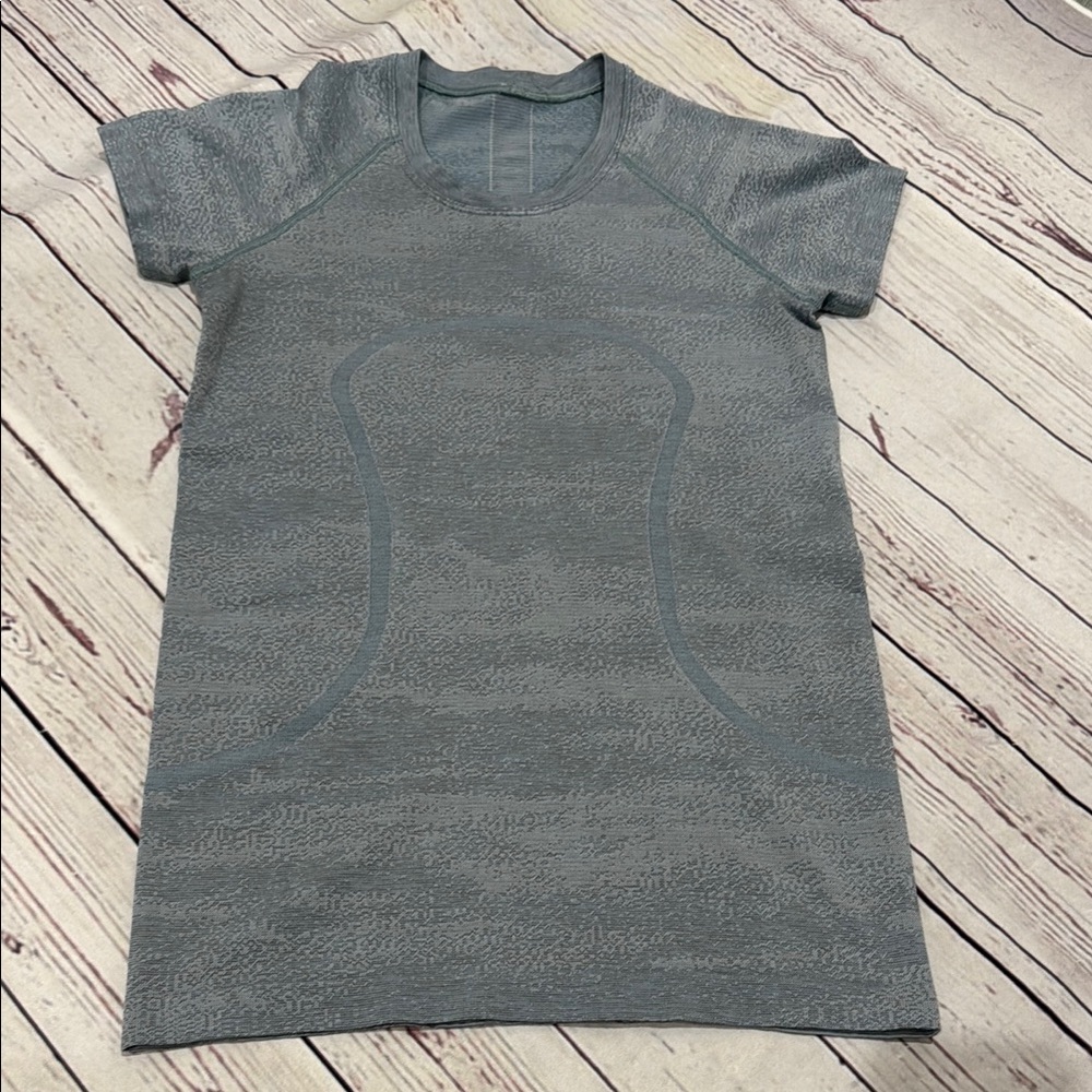 Lululemon Swiftly Speed Short Sleeve Aqua Smoke Cadet Blue / Smoke Size 6